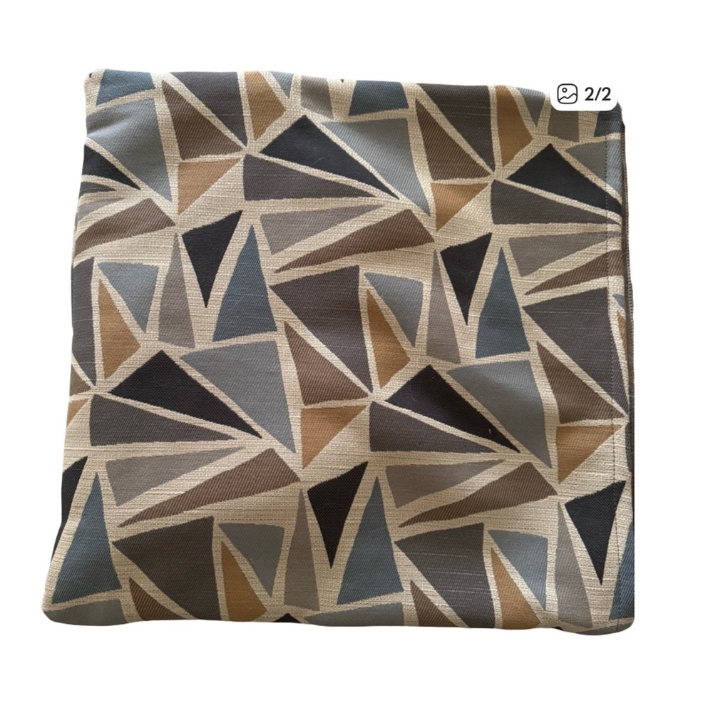 2 pillowcases 16x16 Geometric Patterned Fabric
